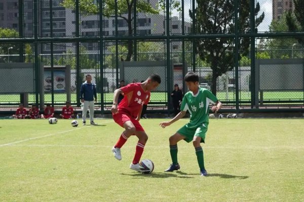 微豪配资 5000公里赴约！ 雪域雏鹰迎战“魔都”冠军队